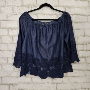 Unique Spectrum off shoulder top